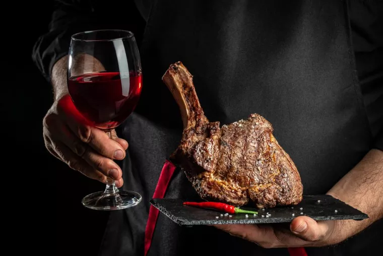 Quel vin se marie le mieux avec de l'entrecôte maturée ?, Nice, Lou Tape